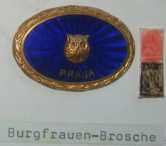 Burgfrauen-Brosche